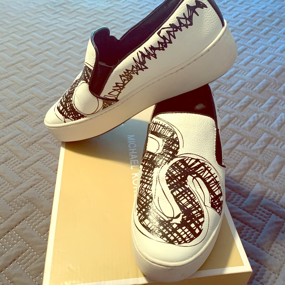 Michael Kors Keaton Slip on Size 8.5M